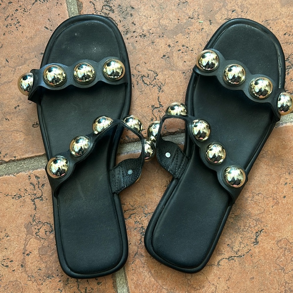 Silver ball black sandals